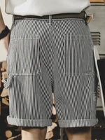 American-style Black And White Striped Cargo Shorts