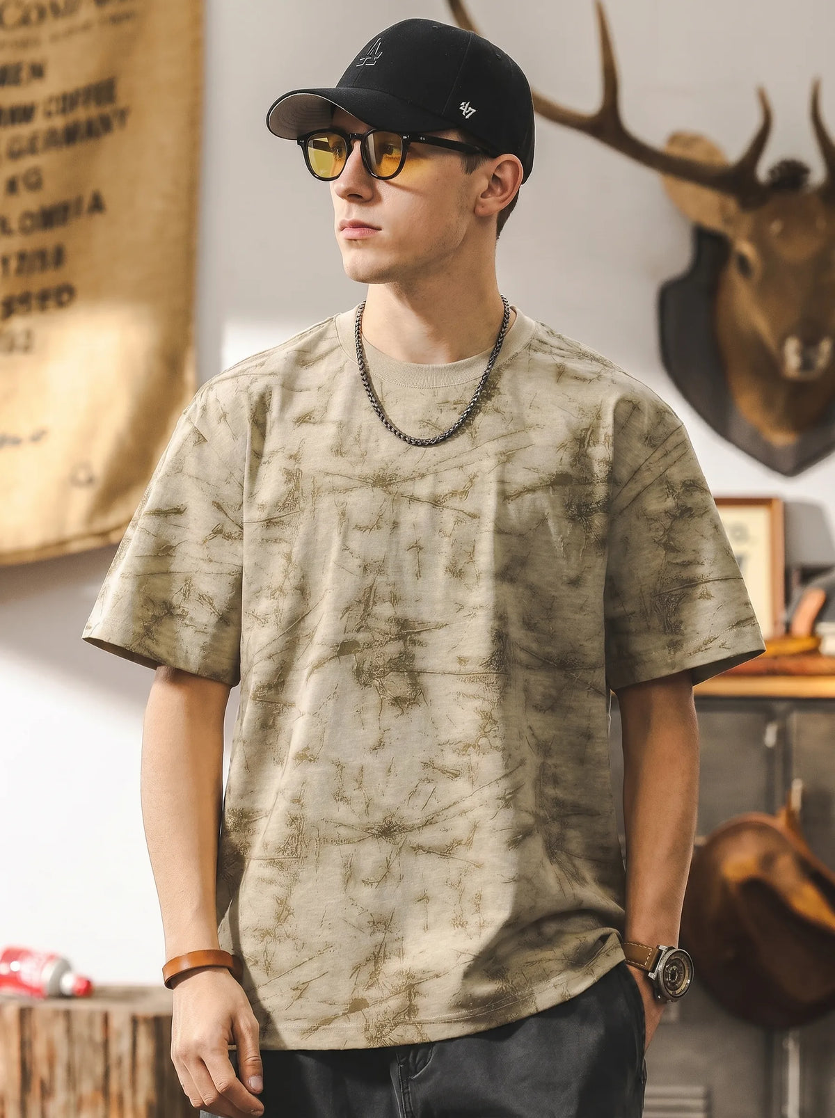 Retro Irregular Flocked All-over Print T-shirt