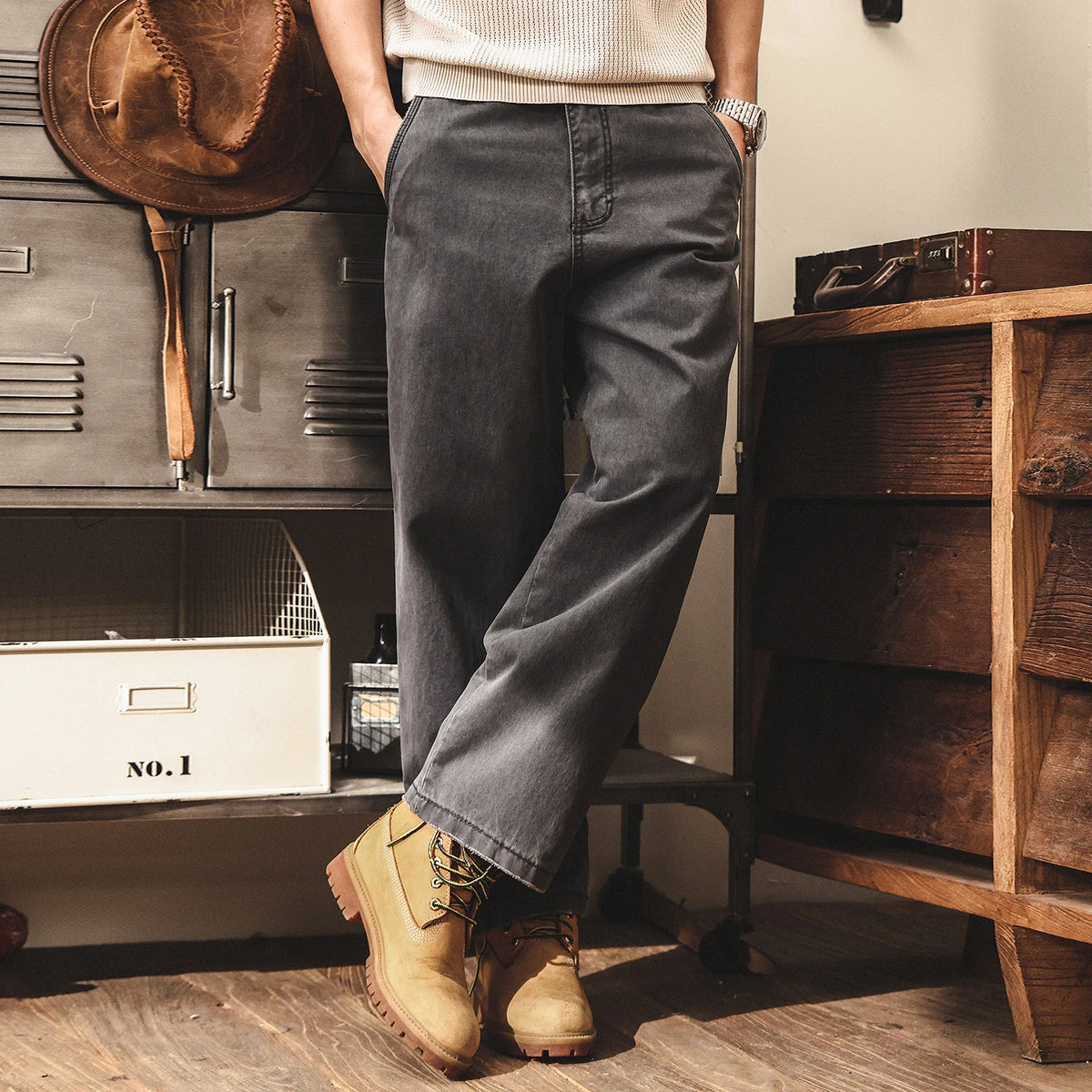Retro Washed & Distressed Straight-leg Cropped Cargo Pants