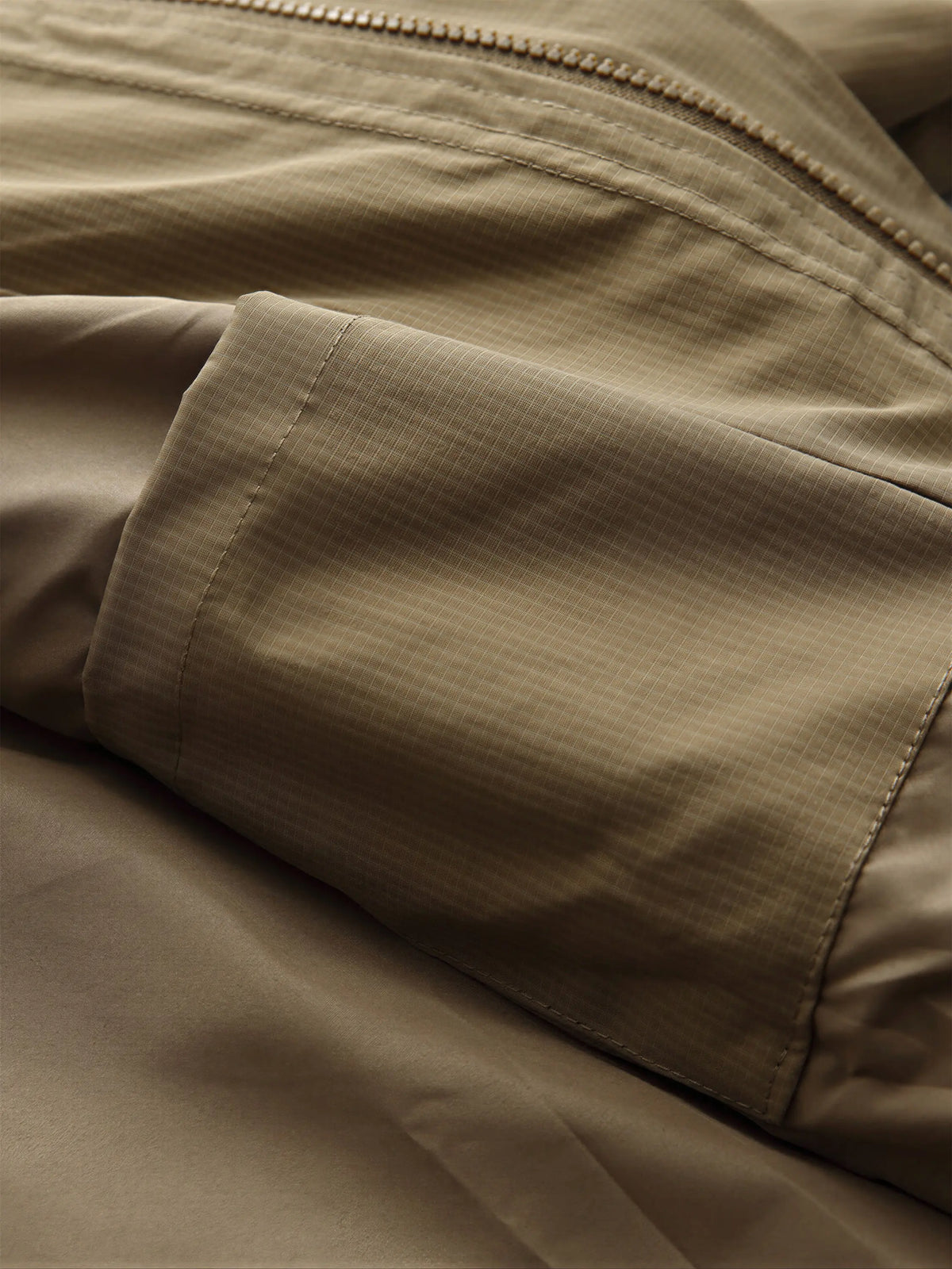 Versatile Loose-fit Outdoor Cargo Jacket