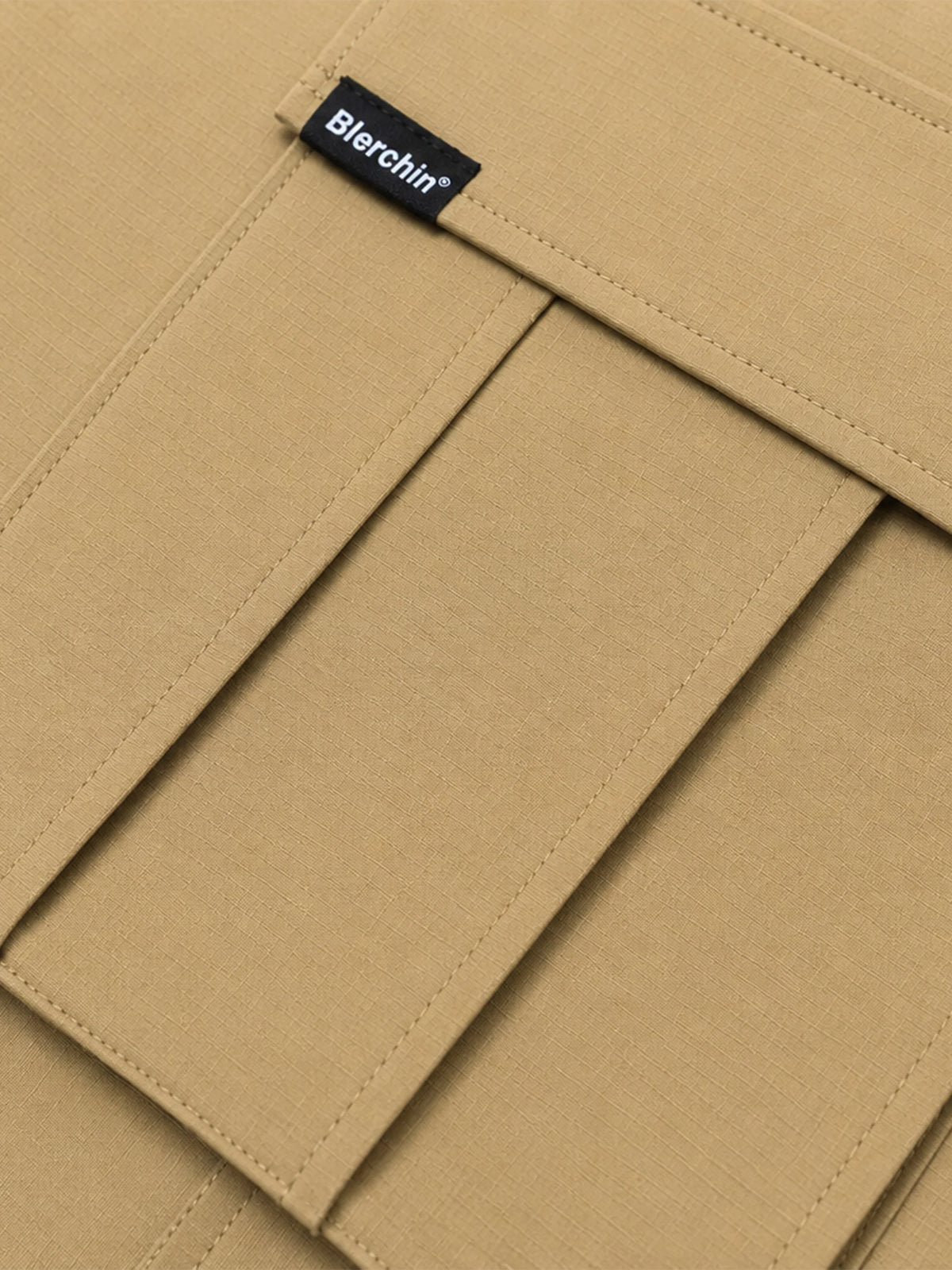 Outdoor Tech-style Multi-pocket Cargo Shorts