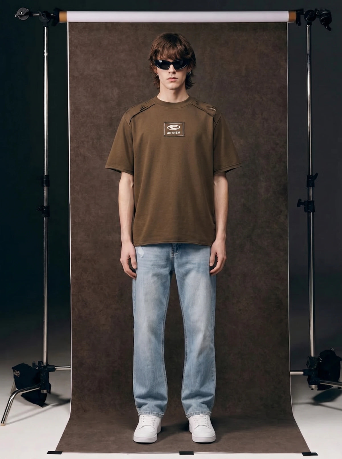 T-Shirt mit einzigartigem Schulterausschnitt-Design
